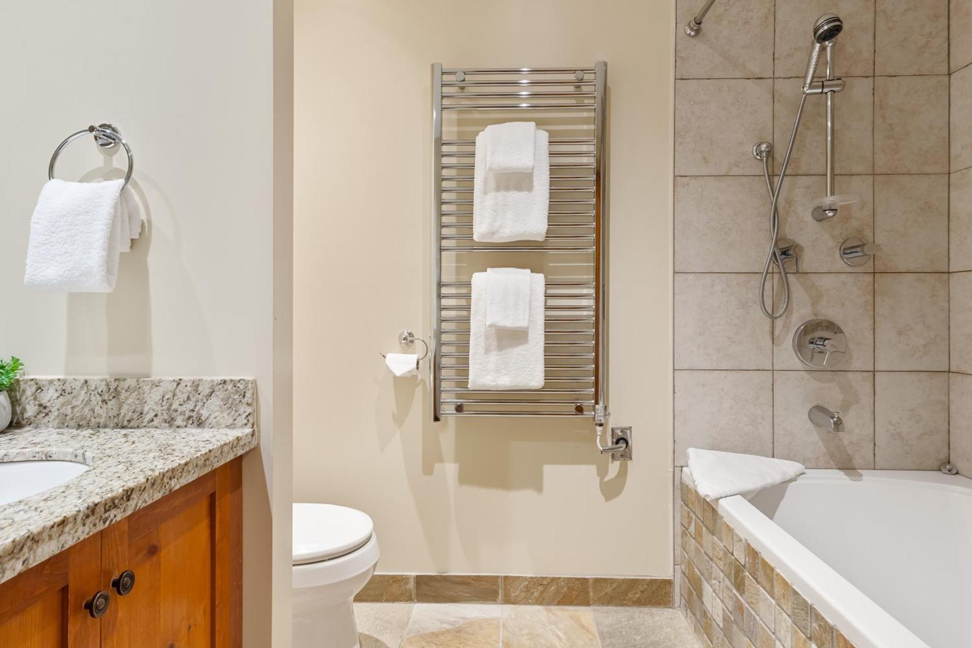 Holiday home Peaceful With Private Hot Tub And Garage By Harmony Whistler